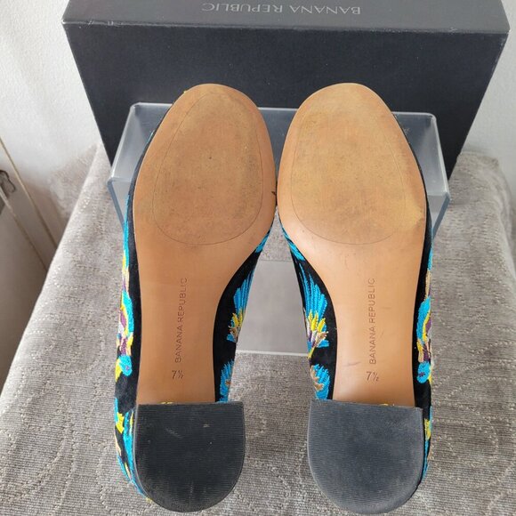 Banana Republic Mid Heel Embroidered Exotic Shoe (Size 7½) - Picture 8 of 14